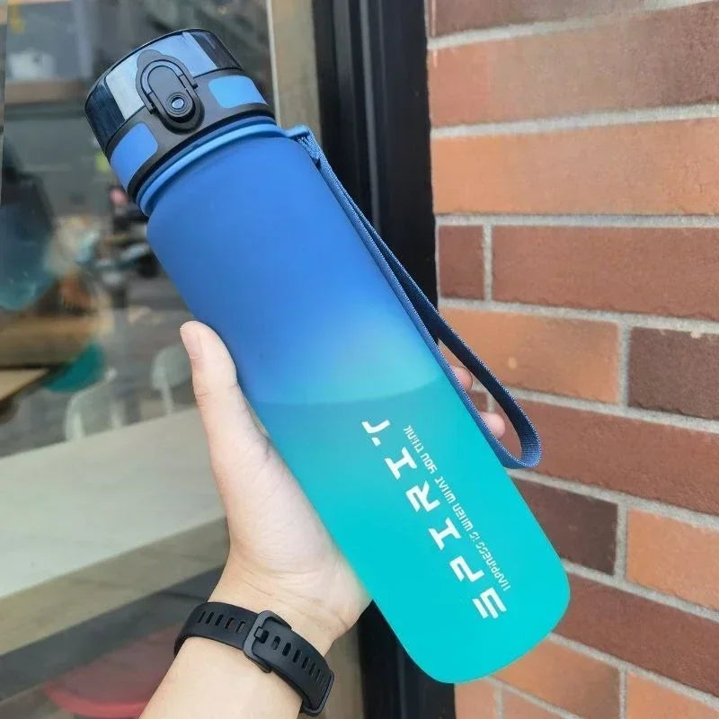 Botella de agua deportiva colorida — A prueba de fugas, sin BPA, 500ml / 650ml / 1000ml