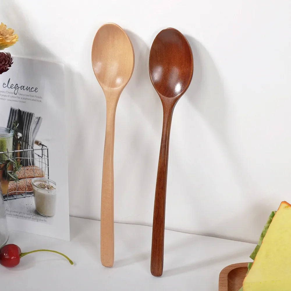 Juego de cucharas de madera natural — Utensilios de cocina y comedor