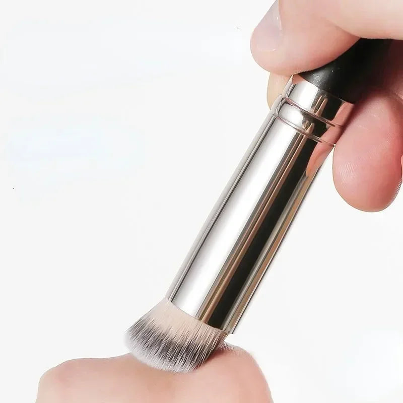 Pincel de Contorno e Corretor — Pincel Dento para Esfumar Base, Contorno e Zona dos Olhos