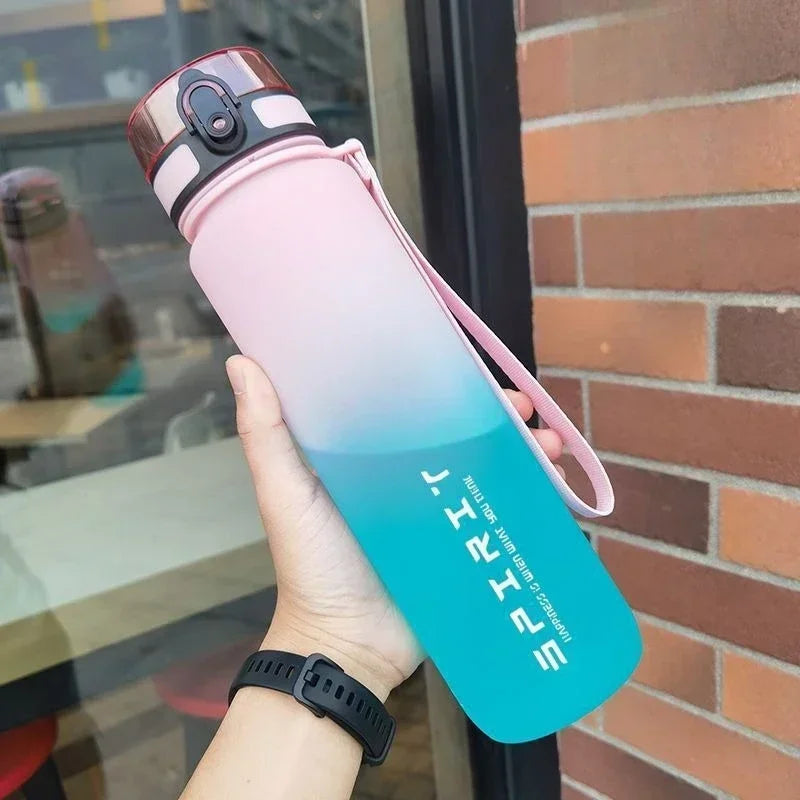 Botella de agua deportiva colorida — A prueba de fugas, sin BPA, 500ml / 650ml / 1000ml